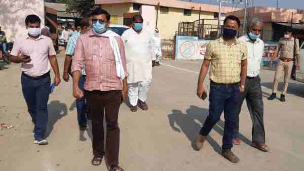 400 से 500 रुपए कम में खरीद लेते है धान: डीएम