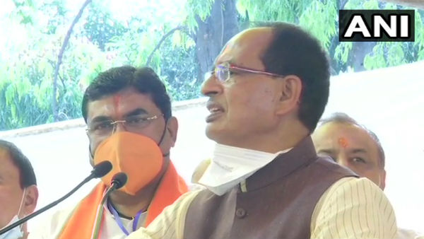 एमपी में बवाल, CM शिवराज ने सोनिया गांधी को लिखी चिठ्ठी एमपी में बवाल, CM शिवराज ने सोनिया गांधी को लिखी चिठ्ठी
