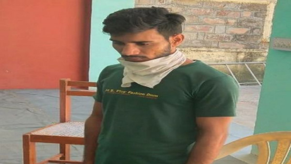 Suspected ISI agent caught in Rajasthans Kota, information sent to Pakistan via social media Suspected ISI agent caught in Rajasthans Kota, information sent to Pakistan via social media