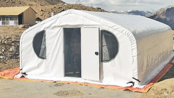 startup company built the tent, will keep the seals safe in Temperature Of Minus 30 Degrees At 15500 Feet height startup company built the tent, will keep the seals safe in Temperature Of Minus 30 Degrees At 15500 Feet height