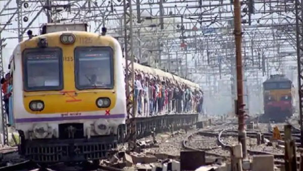 Maharashtra govt requests Railway Ministry to resume Mumbai local trains Maharashtra govt requests Railway Ministry to resume Mumbai local trains