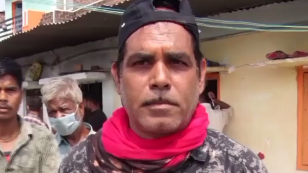 जगह-जगह जलाने के दाग के निशान मिले