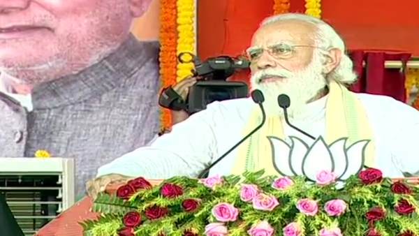 बिहार में तीन चणों में चुनाव