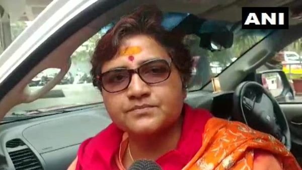 फैमिली प्लानिंग की वजह से हिंदू घट गए: प्रज्ञा ठाकुर फैमिली प्लानिंग की वजह से हिंदू घट गए: प्रज्ञा ठाकुर