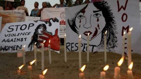 राहुल गांधी ने सोशल मीडिया पर मोर्चा खोल रखा है