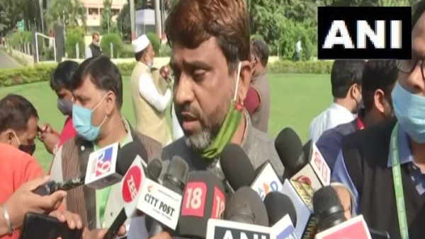 aimim mla refuse to speak hindustan during oath ceremnony aimim mla refuse to speak hindustan during oath ceremnony