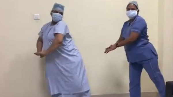 korba pregnant lady dance with doctor during labour pain korba pregnant lady dance with doctor during labour pain