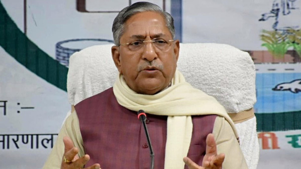 एक साथ कई लोगों से पंगा क्यों ?