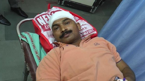 Three youths stabbed on a lawyer in ambala with knife, critically injured Three youths stabbed on a lawyer in ambala with knife, critically injured
