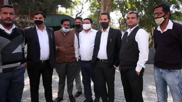 Three youths stabbed on a lawyer in ambala with knife, critically injured Three youths stabbed on a lawyer in ambala with knife, critically injured