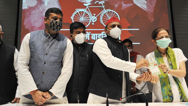 Former congress leader Annu Tondon joined Samajwadi Party Former congress leader Annu Tondon joined Samajwadi Party