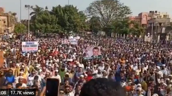 bulldozer on illegal construction of Congress MLA Arif Masood, who protested against French President Emmanuel Macron in Bhopal bulldozer on illegal construction of Congress MLA Arif Masood, who protested against French President Emmanuel Macron in Bhopal