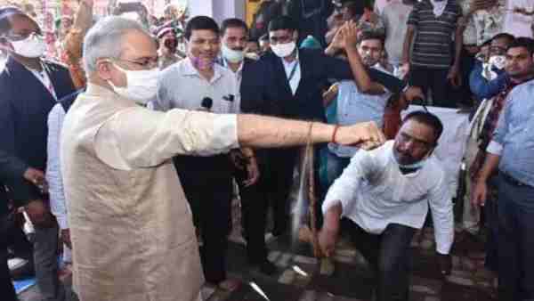 cm bhupesh baghel went join govardhan pooja cm bhupesh baghel went join govardhan pooja