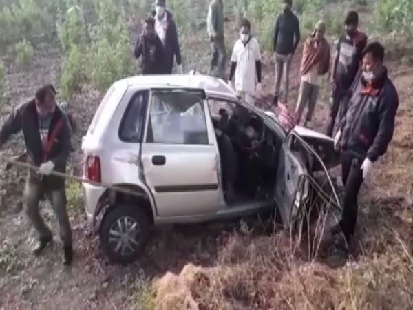 Four people lost lives in Surendranagar Car accident (Gujarat News) Four people lost lives in Surendranagar Car accident (Gujarat News)