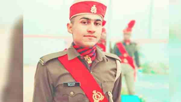 Mining mafia crushed a constable Sonu Chaudhary during checking in Agra district Mining mafia crushed a constable Sonu Chaudhary during checking in Agra district