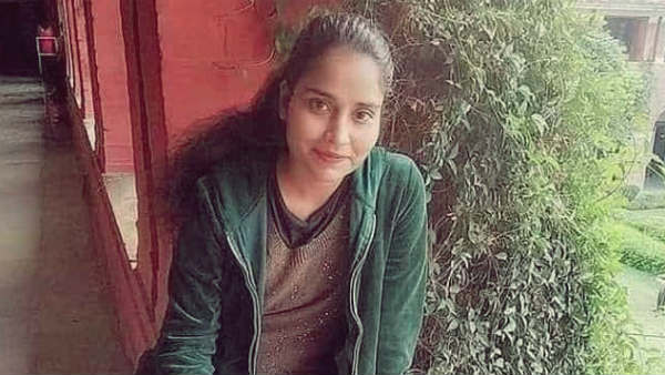 उत्तर-पूर्वी दिल्ली दंगों के मामले में तिहाड़ में बंद छात्र कार्यकर्ता गुलफिशा फातिमा को मिली जमानत उत्तर-पूर्वी दिल्ली दंगों के मामले में तिहाड़ में बंद छात्र कार्यकर्ता गुलफिशा फातिमा को मिली जमानत