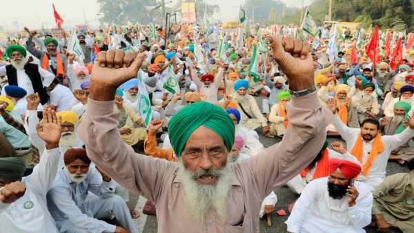 जो MRP पर छूट बाहर मिल जाता, वह पड़ोस की दुकान में नहीं मिलता