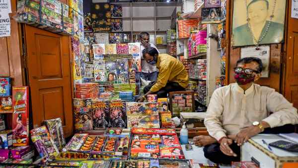 Ban on firecrackers: Voice has started to rise in protest, from RSS organization to DMK opened front Ban on firecrackers: Voice has started to rise in protest, from RSS organization to DMK opened front