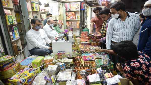 Ban on firecrackers: Voice has started to rise in protest, from RSS organization to DMK opened front Ban on firecrackers: Voice has started to rise in protest, from RSS organization to DMK opened front
