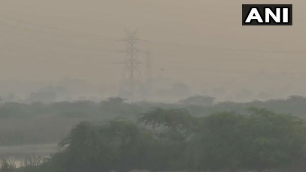 देश के दिल पर प्रदूषण का वार, दिल्ली में AQI पहुंचा 373 देश के दिल पर प्रदूषण का वार, दिल्ली में AQI पहुंचा 373