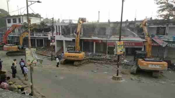 Ghazipur: Mukhtar Ansari Ghazal Hotel demolished in Ghazipur administration Ghazipur: Mukhtar Ansari Ghazal Hotel demolished in Ghazipur administration