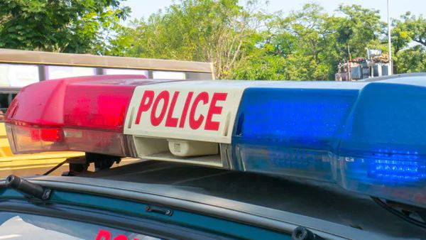 communal fight with knife and Swords Over Loud Sound In Amroli surat district communal fight with knife and Swords Over Loud Sound In Amroli surat district