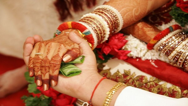 thousands wedding programs postponed due to night curfew in many cities of gujarat thousands wedding programs postponed due to night curfew in many cities of gujarat