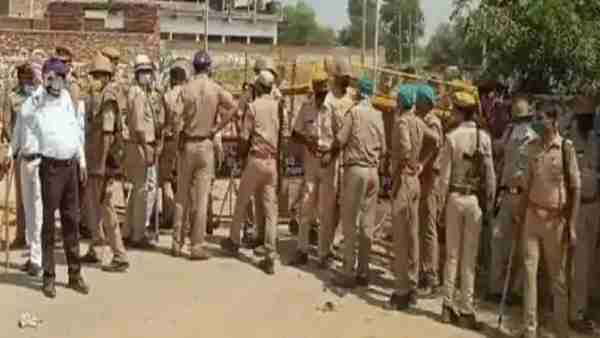 hathras: Four accused taken to gujarats for polygraph test by cbi hathras: Four accused taken to gujarats for polygraph test by cbi