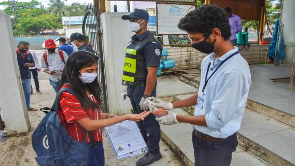 23 अक्टूबर को मित्रदेव शर्मा नामक व्यक्ति ने मामले में दर्ज कराया था FIR