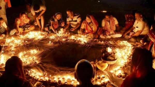जानिए पूजा के बाद कैसे खोलें करवा चौथ का व्रत? जानिए पूजा के बाद कैसे खोलें करवा चौथ का व्रत?