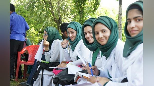 Classes for 9 to 12th students will resume from 23rd November in gujarat Classes for 9 to 12th students will resume from 23rd November in gujarat