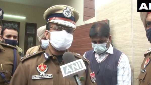 भांजे ने फोन किया बोला- दादा जी सभी को मार रहे हैं
