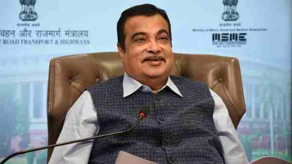 Union Transport Minister Nitin Gadkari handed over 7477 crore road projects to Uttar Pradesh Union Transport Minister Nitin Gadkari handed over 7477 crore road projects to Uttar Pradesh