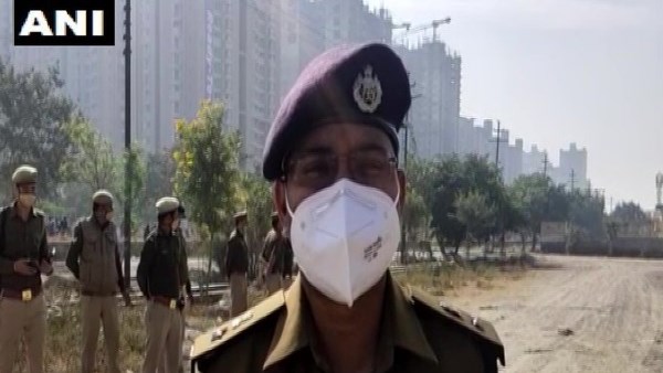woman body found in govt park in noida woman body found in govt park in noida
