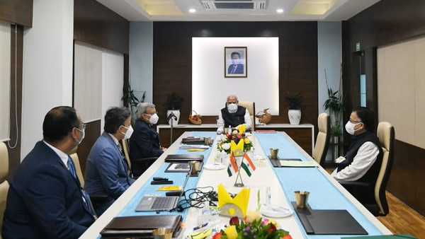 Ahmedabad PM Modi arrived to review the Coronavirus vaccine at Zydus Lab tweeted and shared his experience there Ahmedabad PM Modi arrived to review the Coronavirus vaccine at Zydus Lab tweeted and shared his experience there
