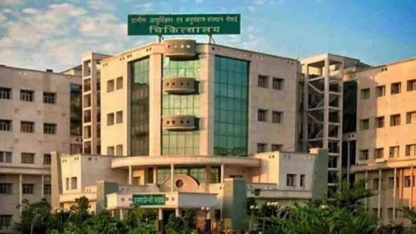 करवाचौथ की पूजा न कर पाने पर आत्महत्या का शक
