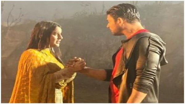 बिग बॉस 14 के घर में सिद्धार्थ शुक्ला ने शहनाज गिल को बताया गर्लफ्रेंड