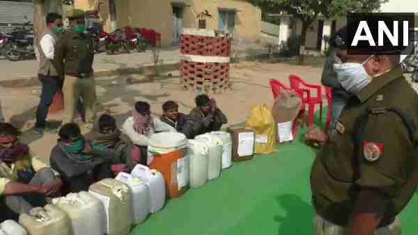 Sitapur police arrested 120 people indulged in illegal liquor business Sitapur police arrested 120 people indulged in illegal liquor business