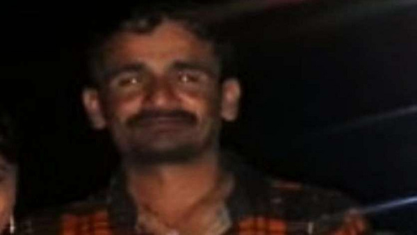 in Surat district of gujarat, a Father Hanged In Front Of Children, while he was giving a demo in Surat district of gujarat, a Father Hanged In Front Of Children, while he was giving a demo