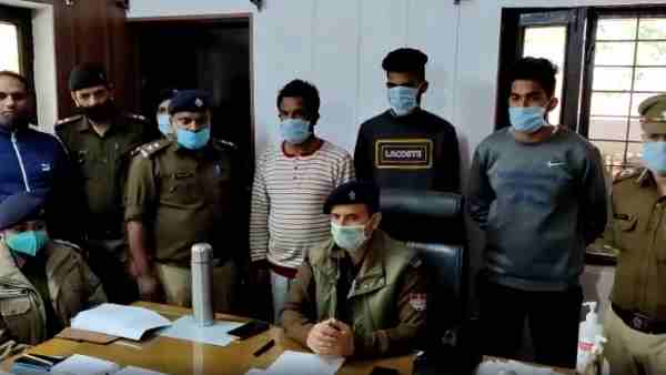 iring on IPS Sarvesh Panwar by accused in udhamsinagar iring on IPS Sarvesh Panwar by accused in udhamsinagar