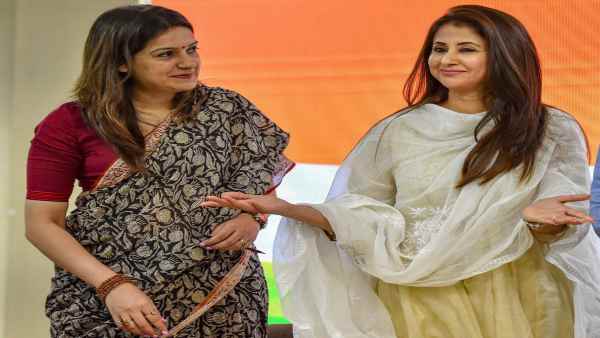 अब एक मंच पर प्रियंका-उर्मिला