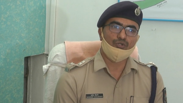 Sex Racket busted in vadodara Sex Racket busted in vadodara