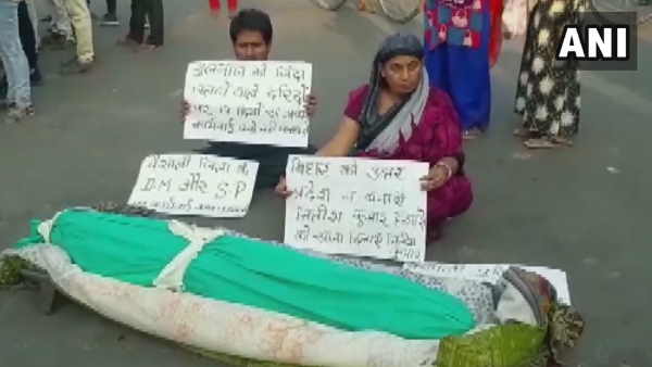 प्यार और शादी का दबाव डाल रहा था सतीश