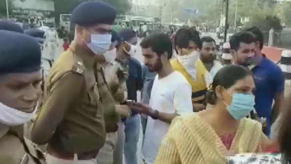 युवती की मौत के बाद उठी इंसाफ की मांग