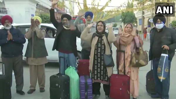 Guru Nanak Dev 551 Birth Anniversary Over 600 Indian Sikh Pilgrims Arrive In Pakistan Guru Nanak Dev 551 Birth Anniversary Over 600 Indian Sikh Pilgrims Arrive In Pakistan