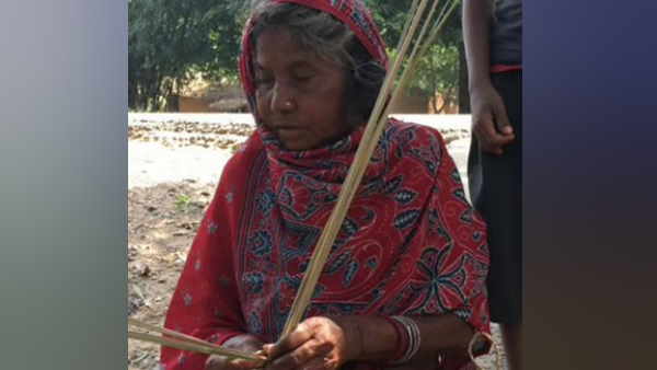 mountain man dashrath manjhi daughter laungi devi passed away mountain man dashrath manjhi daughter laungi devi passed away