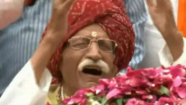 MDH Masala owner Mahashay Dharampal Gulati emotional Video, Cry after paying tribute to Sushma Swaraj MDH Masala owner Mahashay Dharampal Gulati emotional Video, Cry after paying tribute to Sushma Swaraj