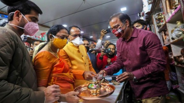 आक्रामक हिंदुत्व की राह पर चले चौथी बार सीएम बने शिवराज आक्रामक हिंदुत्व की राह पर चले चौथी बार सीएम बने शिवराज