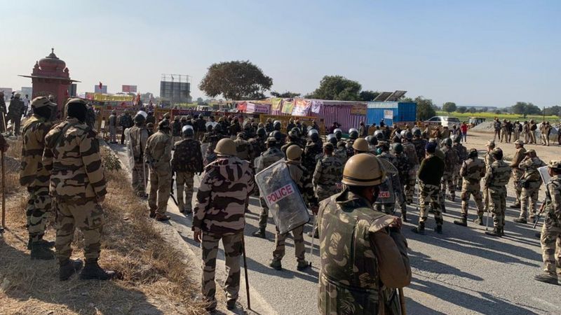 किसान आंदोलनः कड़ाके की ठंड में खुले आसमान तले फ़रियाद - ग्राउंड रिपोर्ट किसान आंदोलनः कड़ाके की ठंड में खुले आसमान तले फ़रियाद - ग्राउंड रिपोर्ट