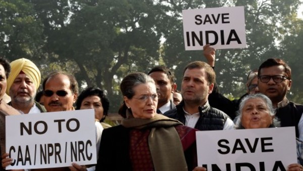 कांग्रेस भले बर्बाद हो जाए लेकिन इसे संभालेंगे सिर्फ सोनिया और राहुल ही! कांग्रेस भले बर्बाद हो जाए लेकिन इसे संभालेंगे सिर्फ सोनिया और राहुल ही!